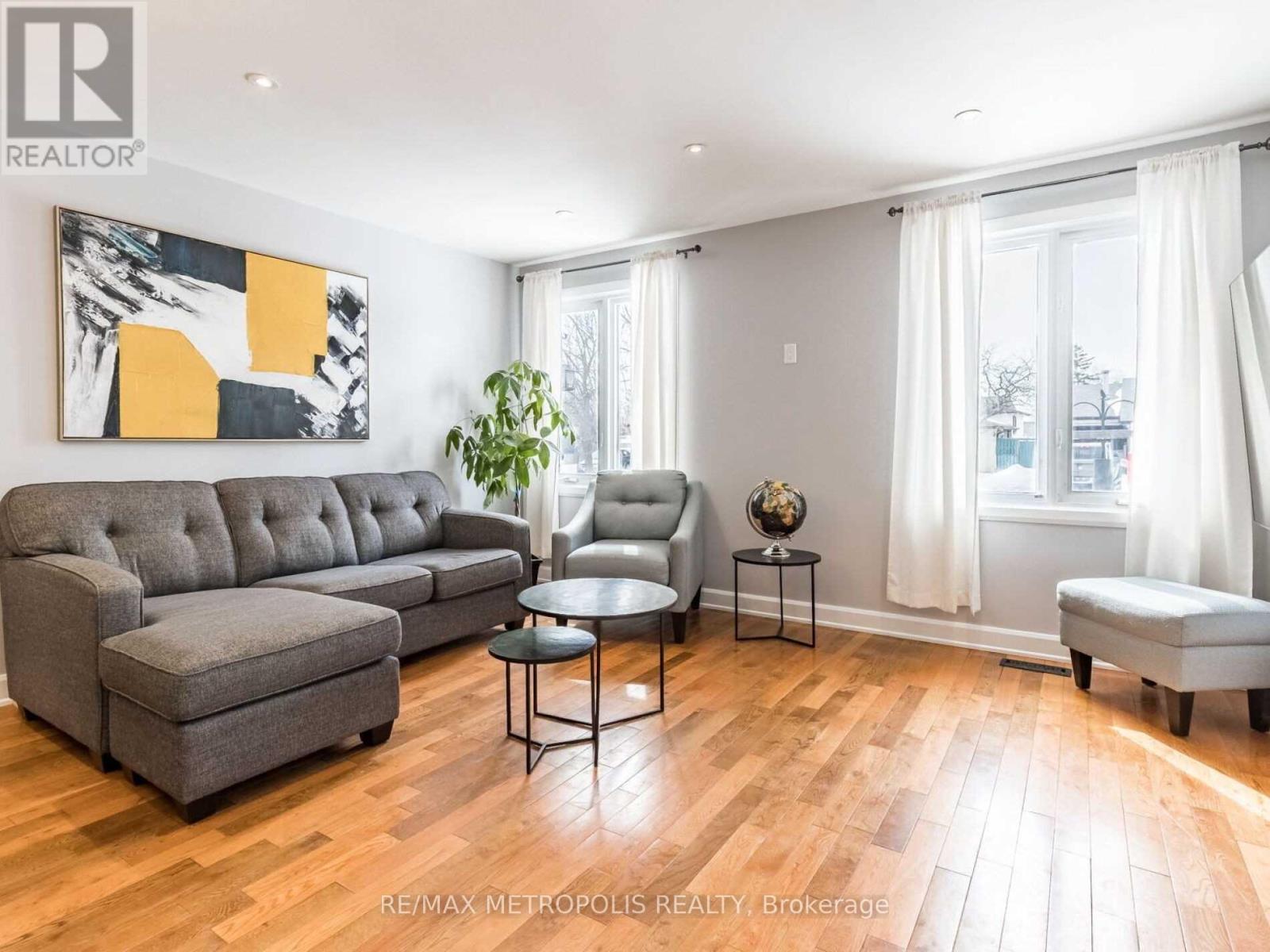 Main - 60 Reigate Avenue, Brampton, Ontario  L6V 2E3 - Photo 5 - W12887646