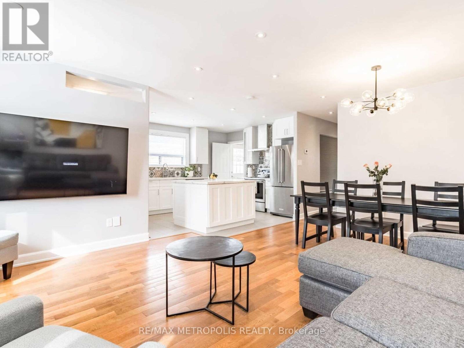 Main - 60 Reigate Avenue, Brampton, Ontario  L6V 2E3 - Photo 6 - W12887646