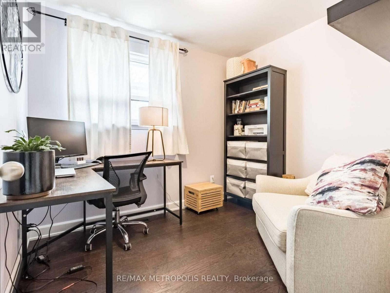 Main - 60 Reigate Avenue, Brampton, Ontario  L6V 2E3 - Photo 9 - W12887646