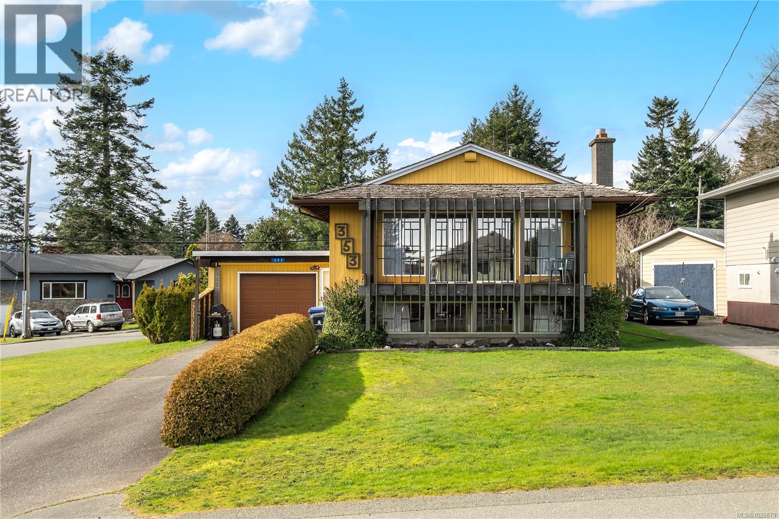 353 Aitken St, Comox, British Columbia