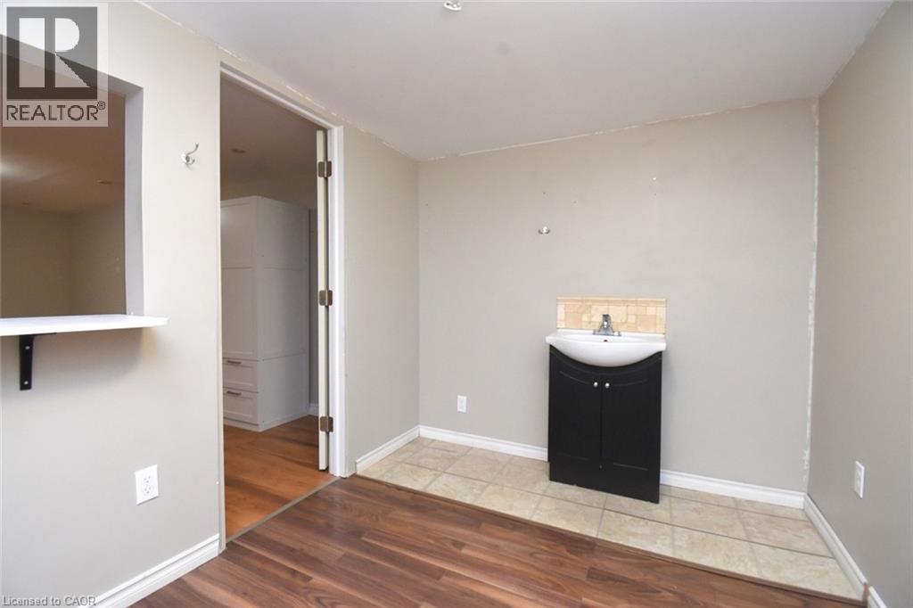 150 Gateshead Crescent Unit# 122, Stoney Creek, Ontario  L8G 4A7 - Photo 28 - 40810806