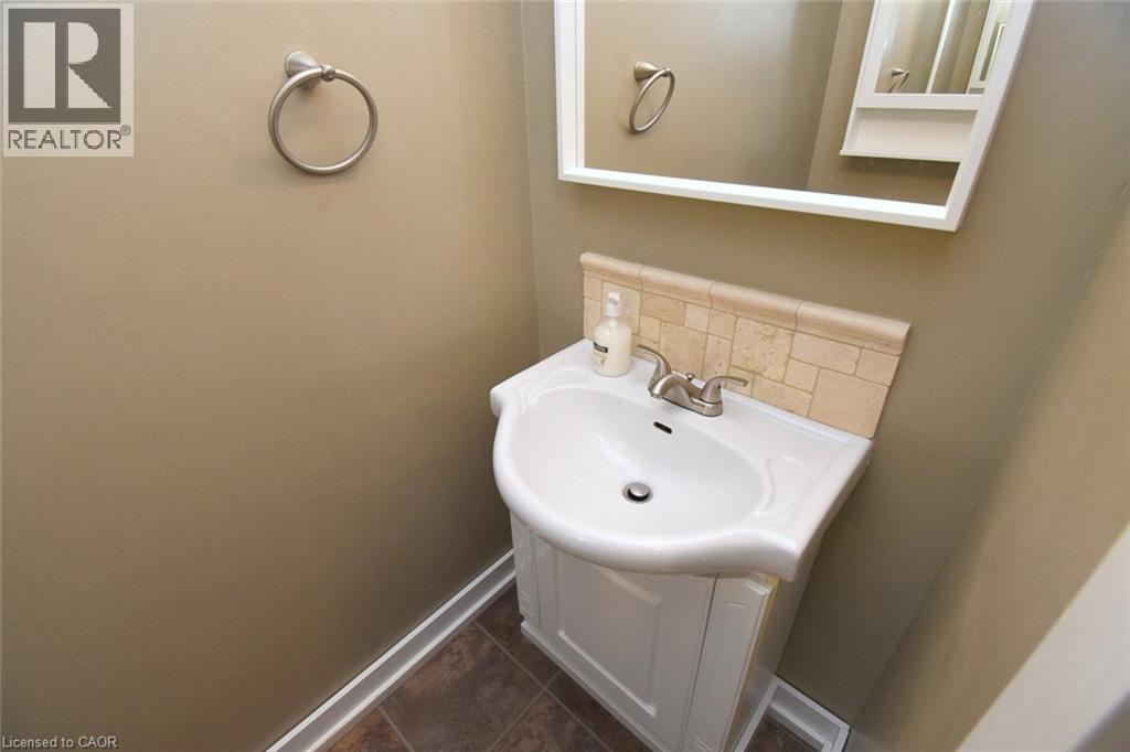 150 Gateshead Crescent Unit# 122, Stoney Creek, Ontario  L8G 4A7 - Photo 13 - 40810806