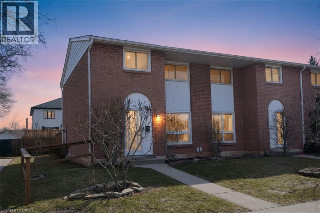 150 GATESHEAD Crescent Unit# 122, Stoney Creek, Ontario