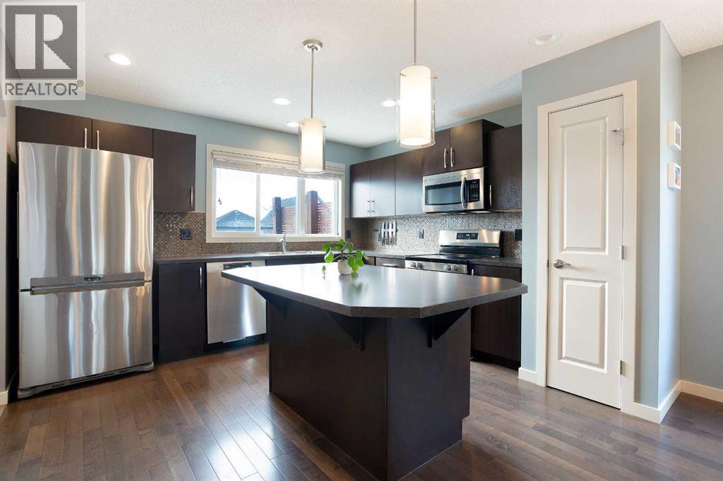 31 Sunset Link, Cochrane, Alberta  T4C 0L9 - Photo 10 - A2292601