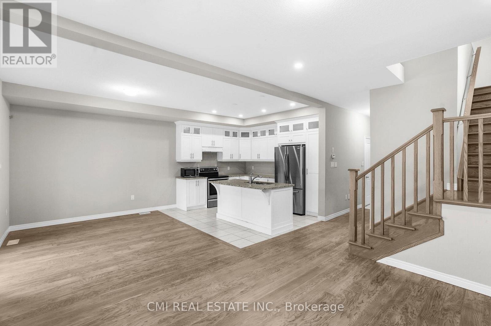 32 Alayche Trail, Welland, Ontario  L3C 0J7 - Photo 7 - X12887520