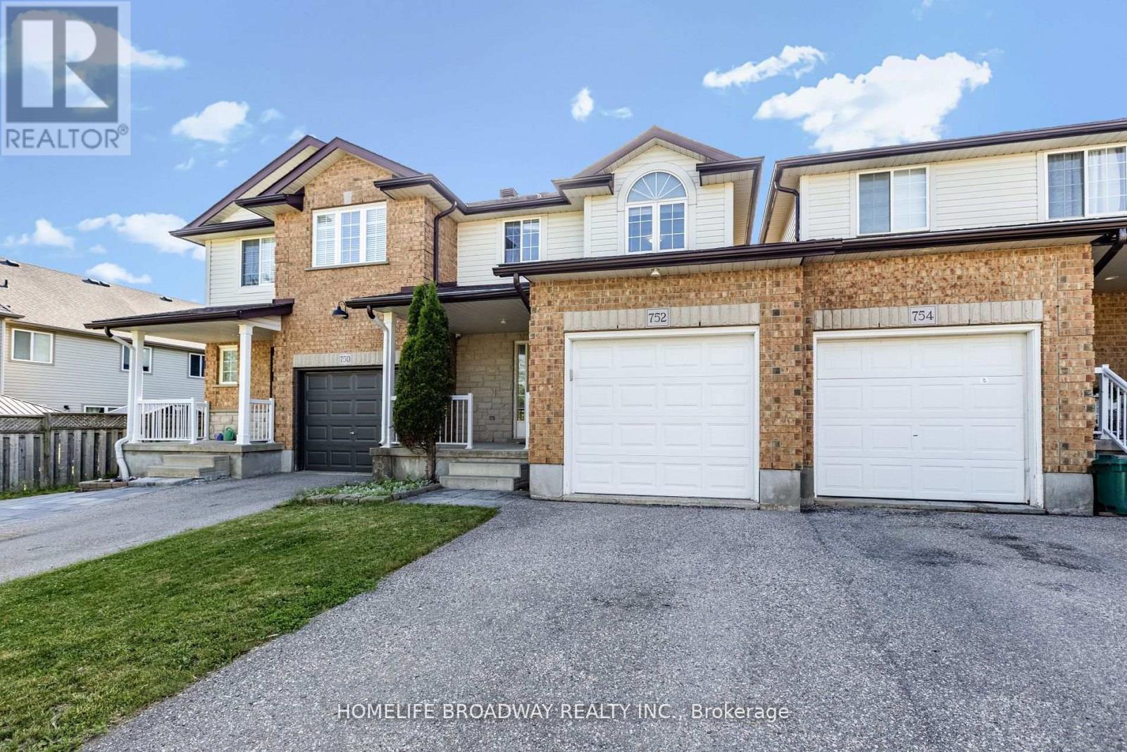 752 Paris Boulevard, Waterloo, Ontario  N2T 2Y1 - Photo 2 - X12887540