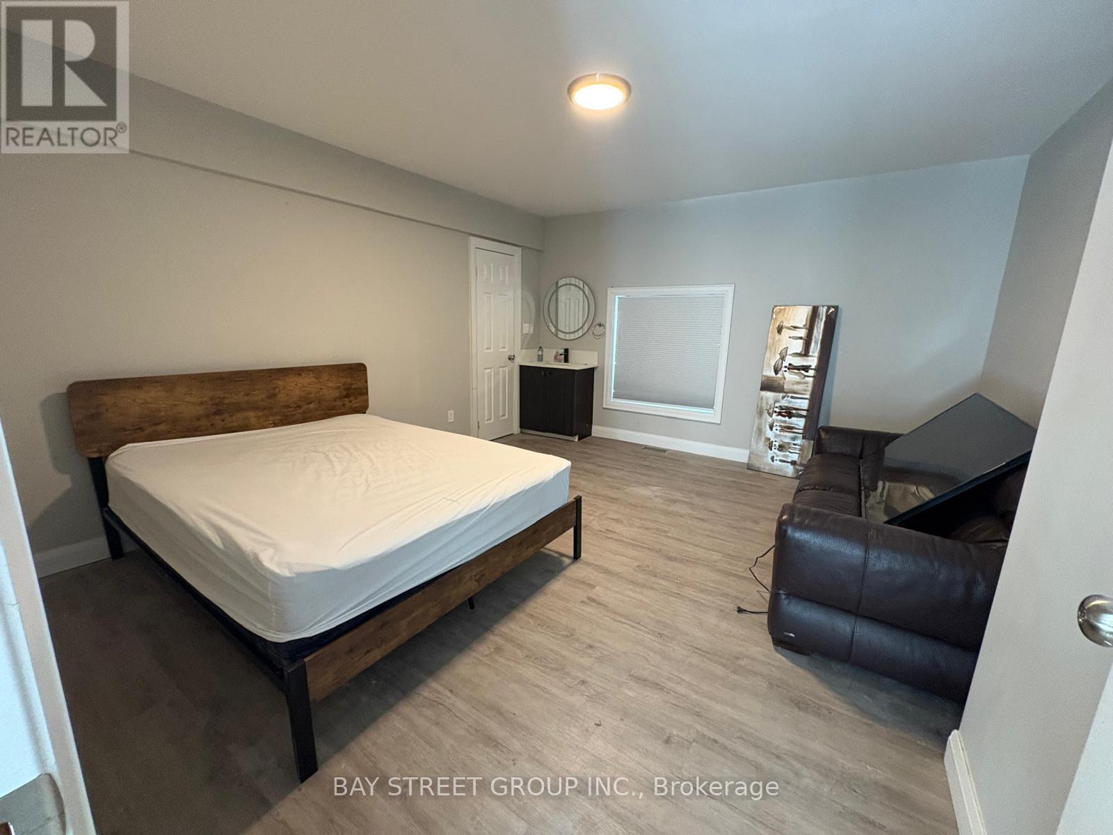 Unit E - 5757 Stanley Avenue, Niagara Falls, Ontario  L2G 3X6 - Photo 6 - X12887626