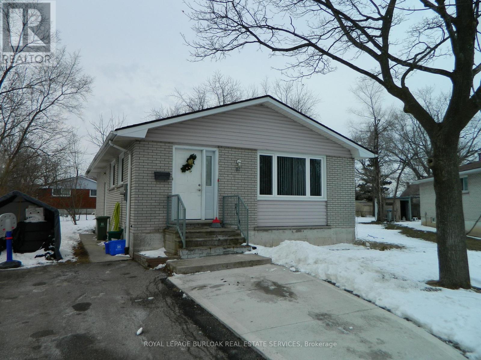 LOWER - 15 MICHAEL AVENUE, Hamilton, Ontario
