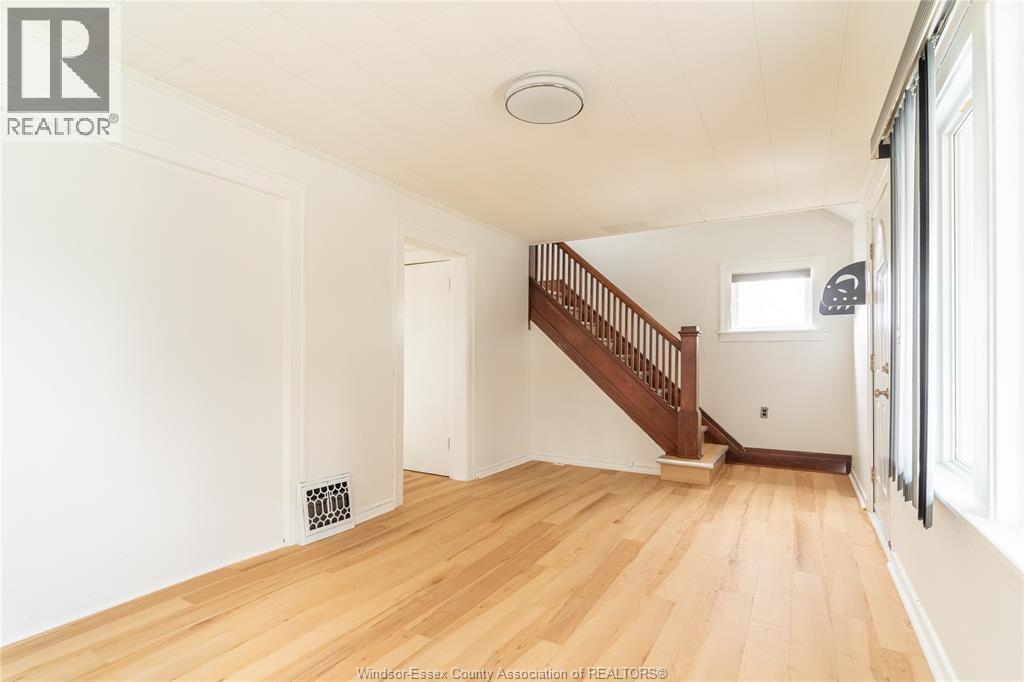 984 Mcewan Avenue, Windsor, Ontario  N9B 2G5 - Photo 10 - 26005463