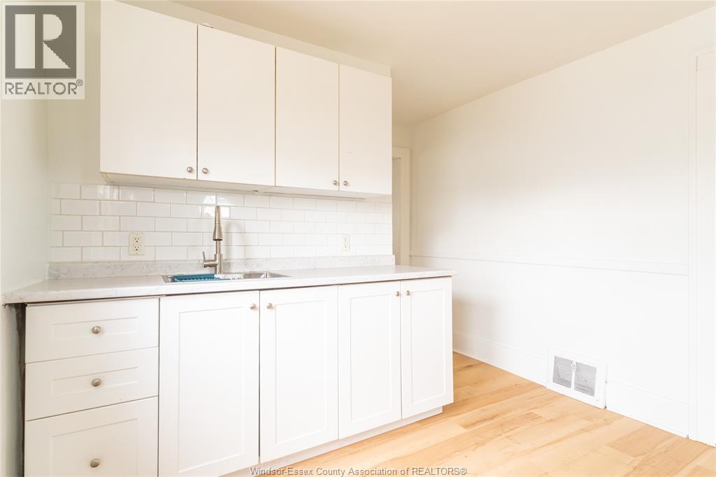 984 Mcewan Avenue, Windsor, Ontario  N9B 2G5 - Photo 14 - 26005463