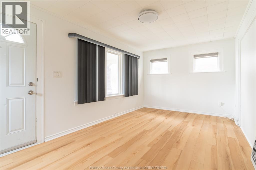 984 Mcewan Avenue, Windsor, Ontario  N9B 2G5 - Photo 7 - 26005463