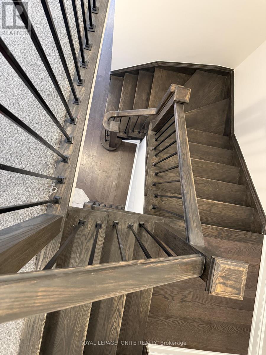 35 Bushwood Trail, Brampton, Ontario L6Y 6G6 - Photo 9 - W12738660