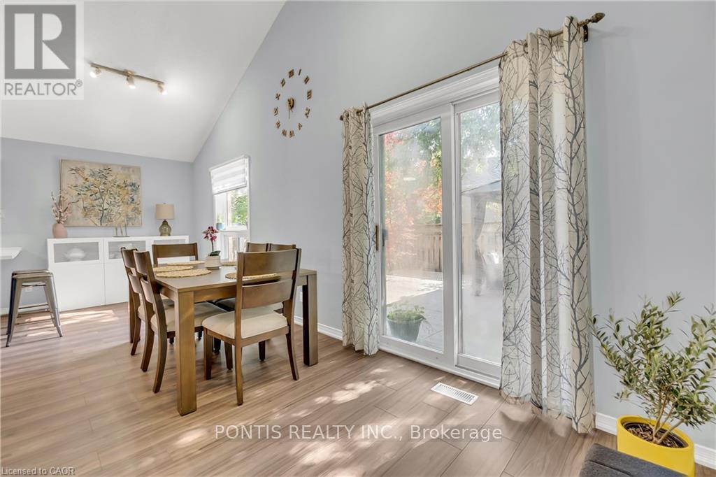 40 Alderson Drive, Cambridge, Ontario  N3C 4C5 - Photo 5 - X12887454