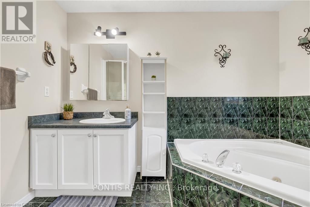 40 Alderson Drive, Cambridge, Ontario  N3C 4C5 - Photo 15 - X12887454