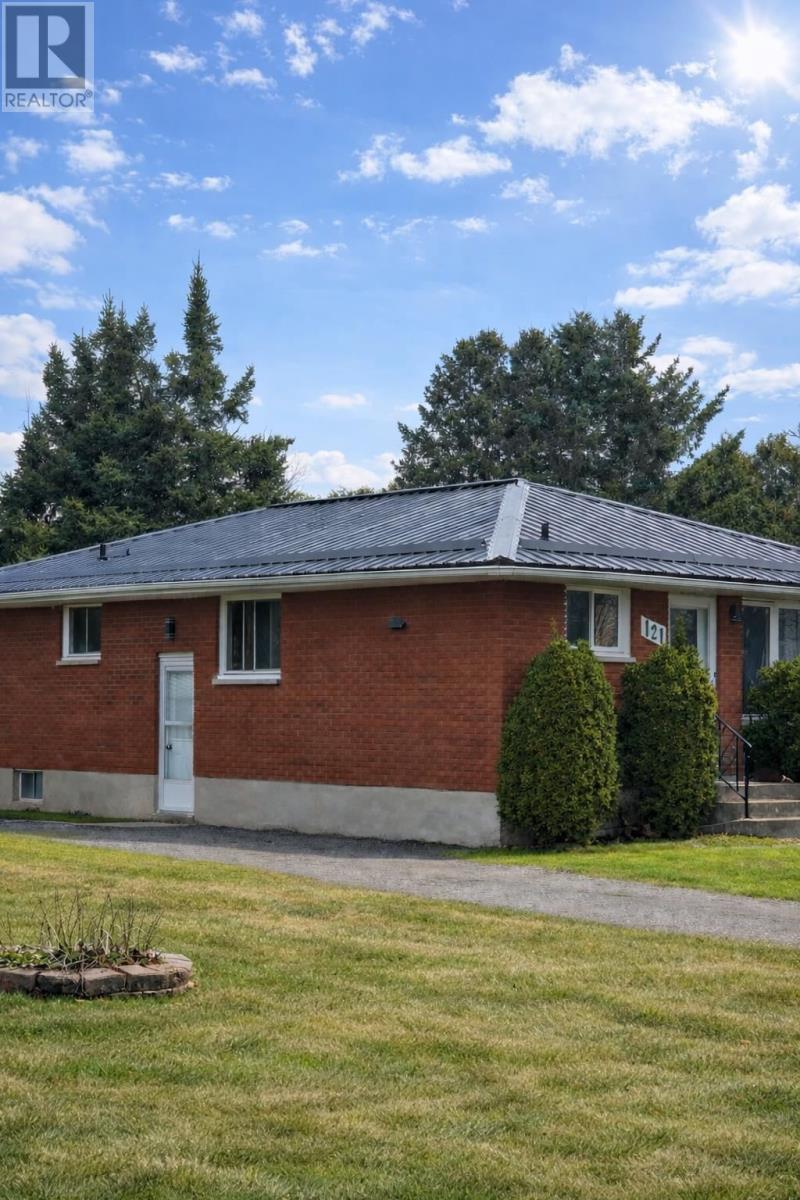 121 Glen Ave, Sault Ste. Marie, Ontario P6A 5V8 - Photo 38 - SM260465