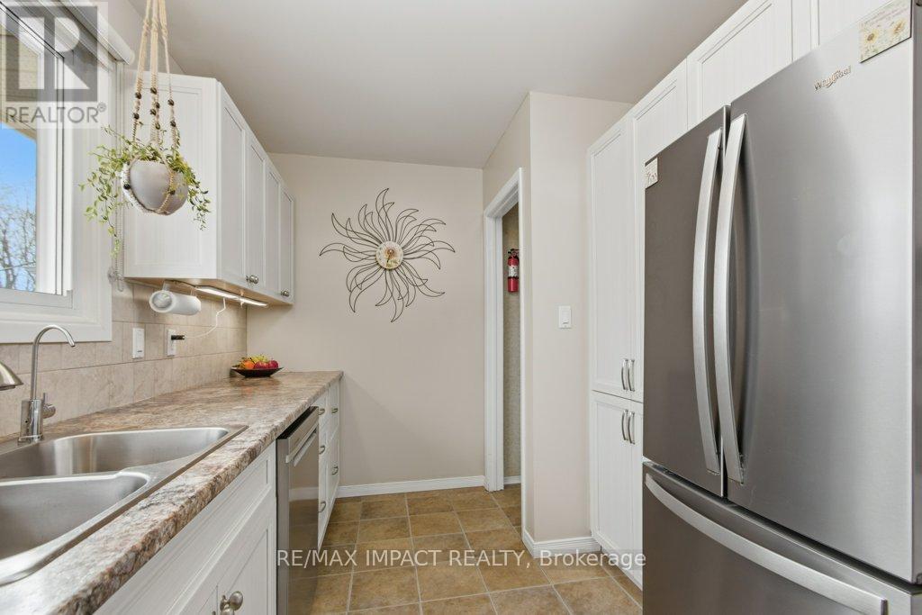 26 Parkview Heights, Quinte West, Ontario  K8V 5L7 - Photo 12 - X12887700