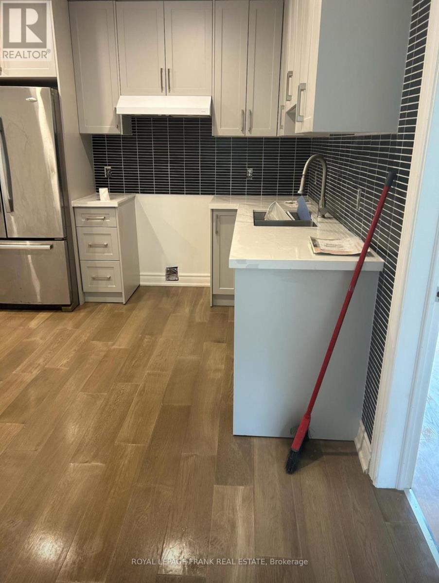 Unknown Address, ,     - Photo 2 - X12887734