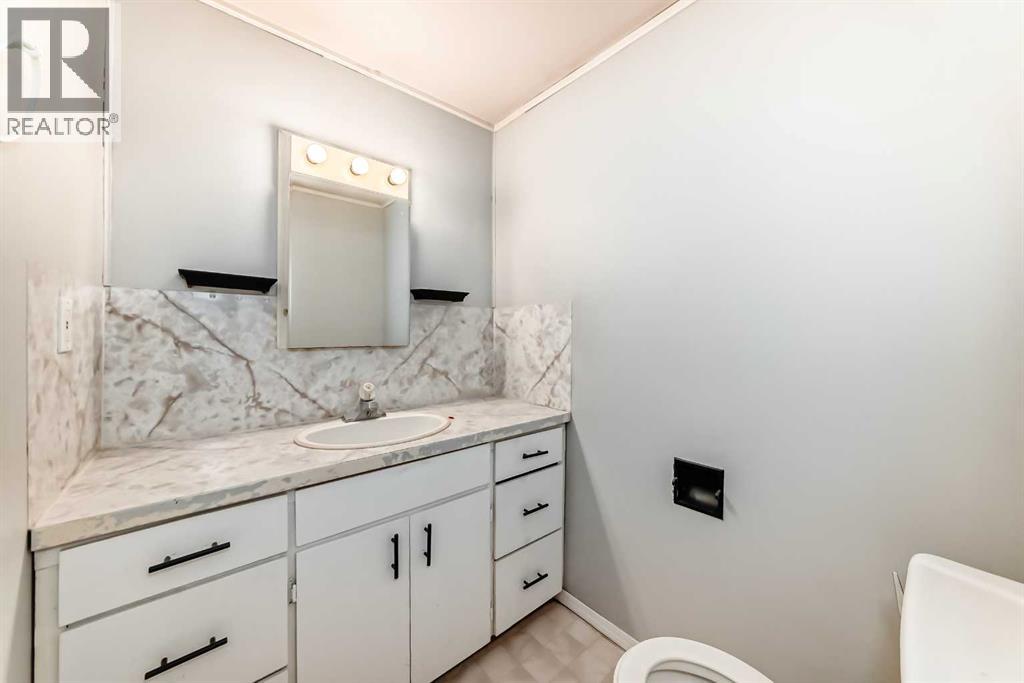 5209 46 Street, Rimbey, Alberta  T0C 2J0 - Photo 9 - A2281410