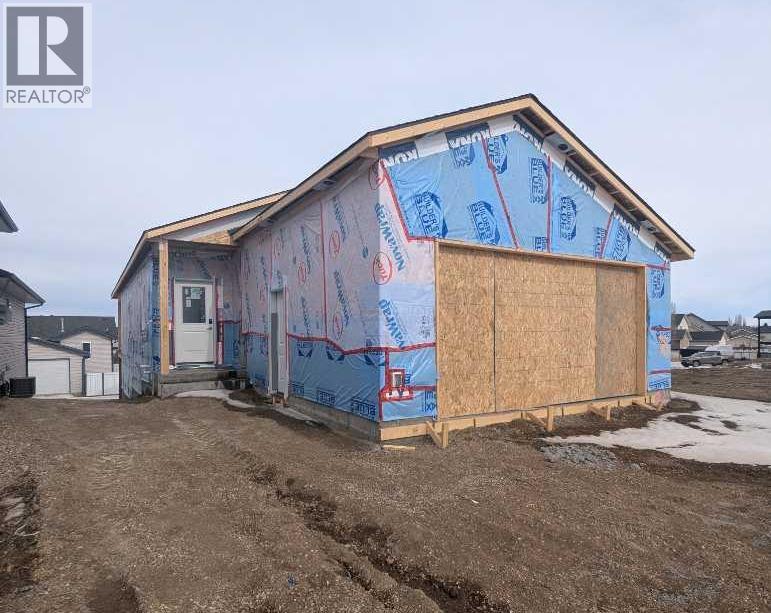 98 Sunwood Crescent Sw, Medicine Hat, Alberta  T1B 4Y6 - Photo 2 - A2288269