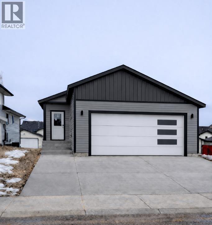 98 Sunwood Crescent Sw, Medicine Hat, Alberta  T1B 4Y6 - Photo 1 - A2288269