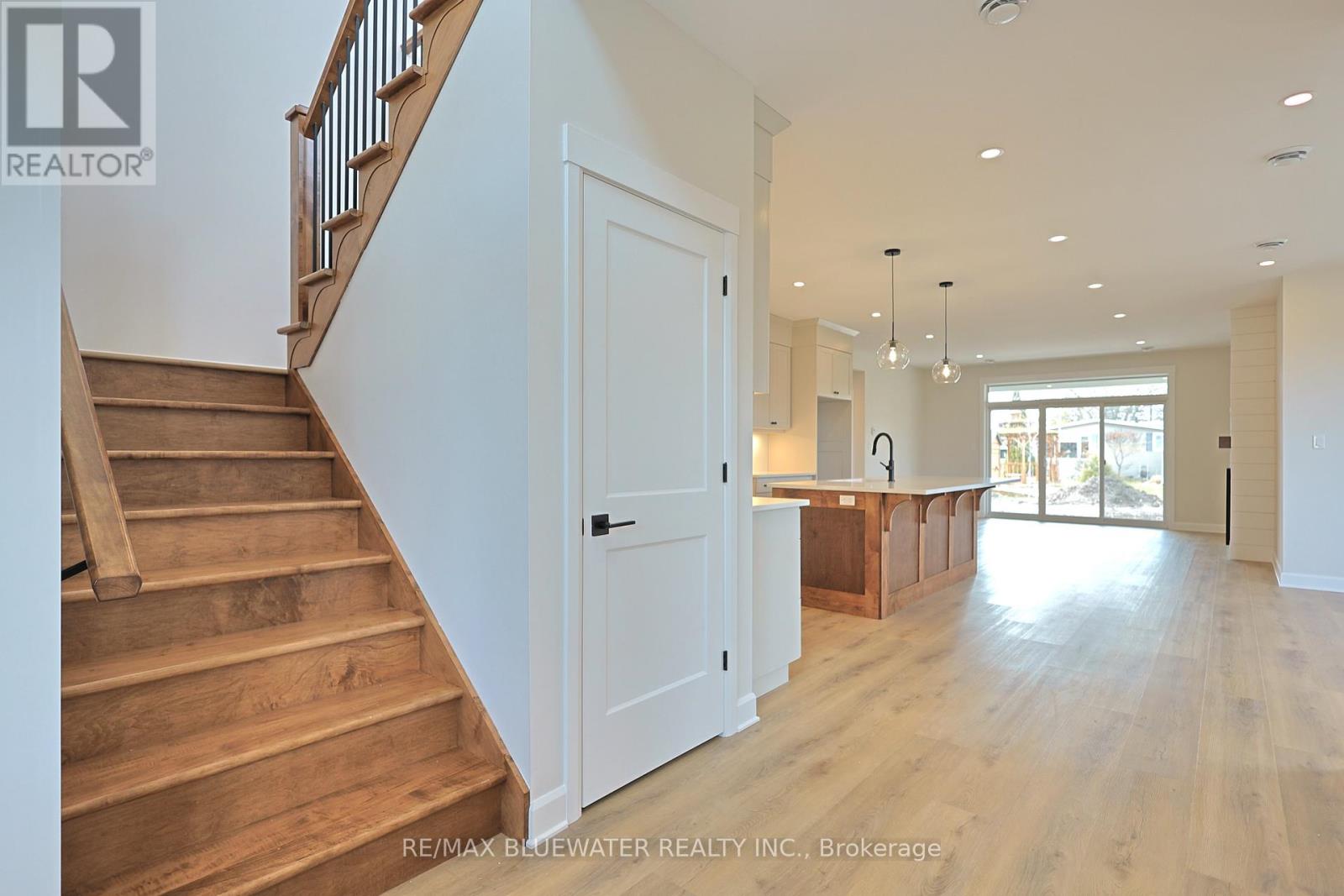 72623 Stanley Street, Bluewater (Hay), Ontario  N0M 2T0 - Photo 10 - X12887774