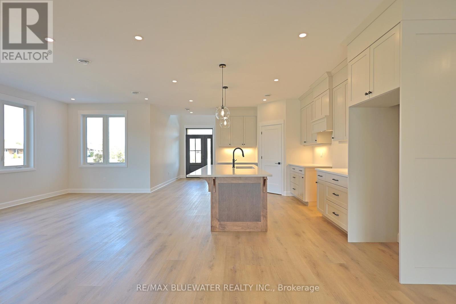 72623 Stanley Street, Bluewater (Hay), Ontario  N0M 2T0 - Photo 11 - X12887774