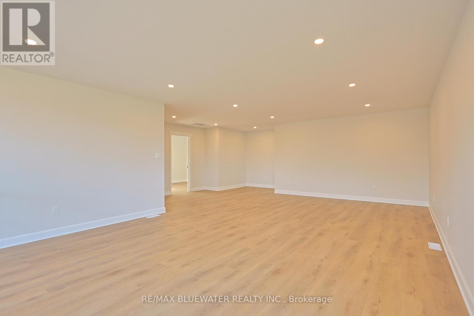 72623 Stanley Street, Bluewater (Hay), Ontario  N0M 2T0 - Photo 36 - X12887774