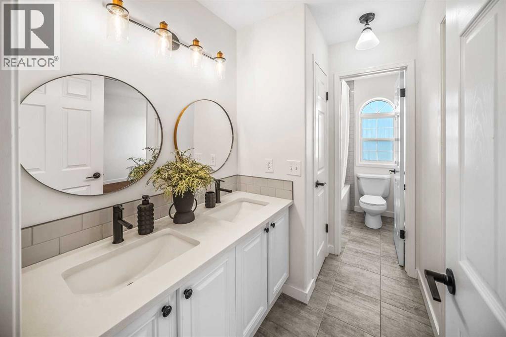 95 Sierra Madre Crescent Sw, Calgary, Alberta  T3H 3M5 - Photo 30 - A2284634