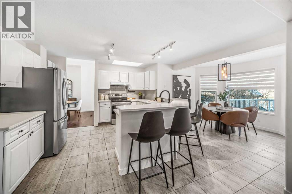 95 Sierra Madre Crescent Sw, Calgary, Alberta  T3H 3M5 - Photo 13 - A2284634