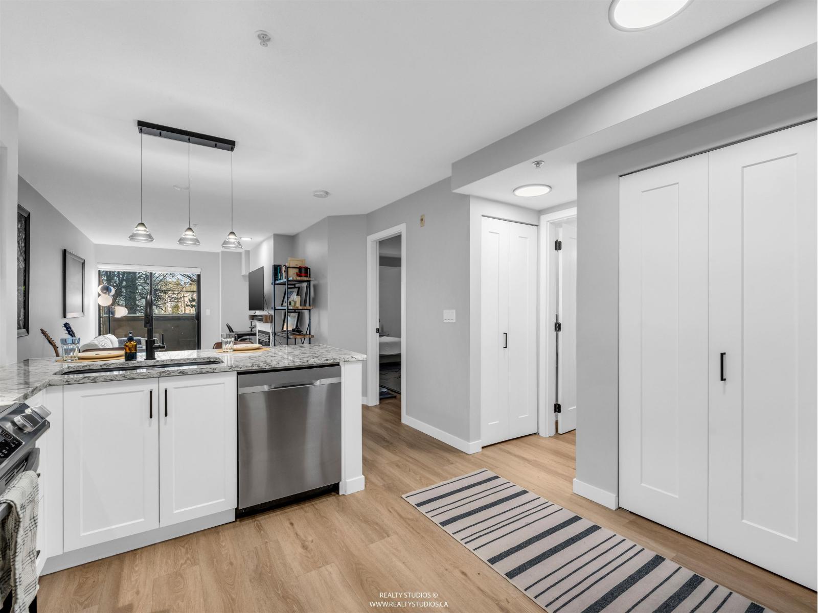 222 10866 City Parkway Way, Surrey, British Columbia  V3T 5W9 - Photo 8 - R3078298