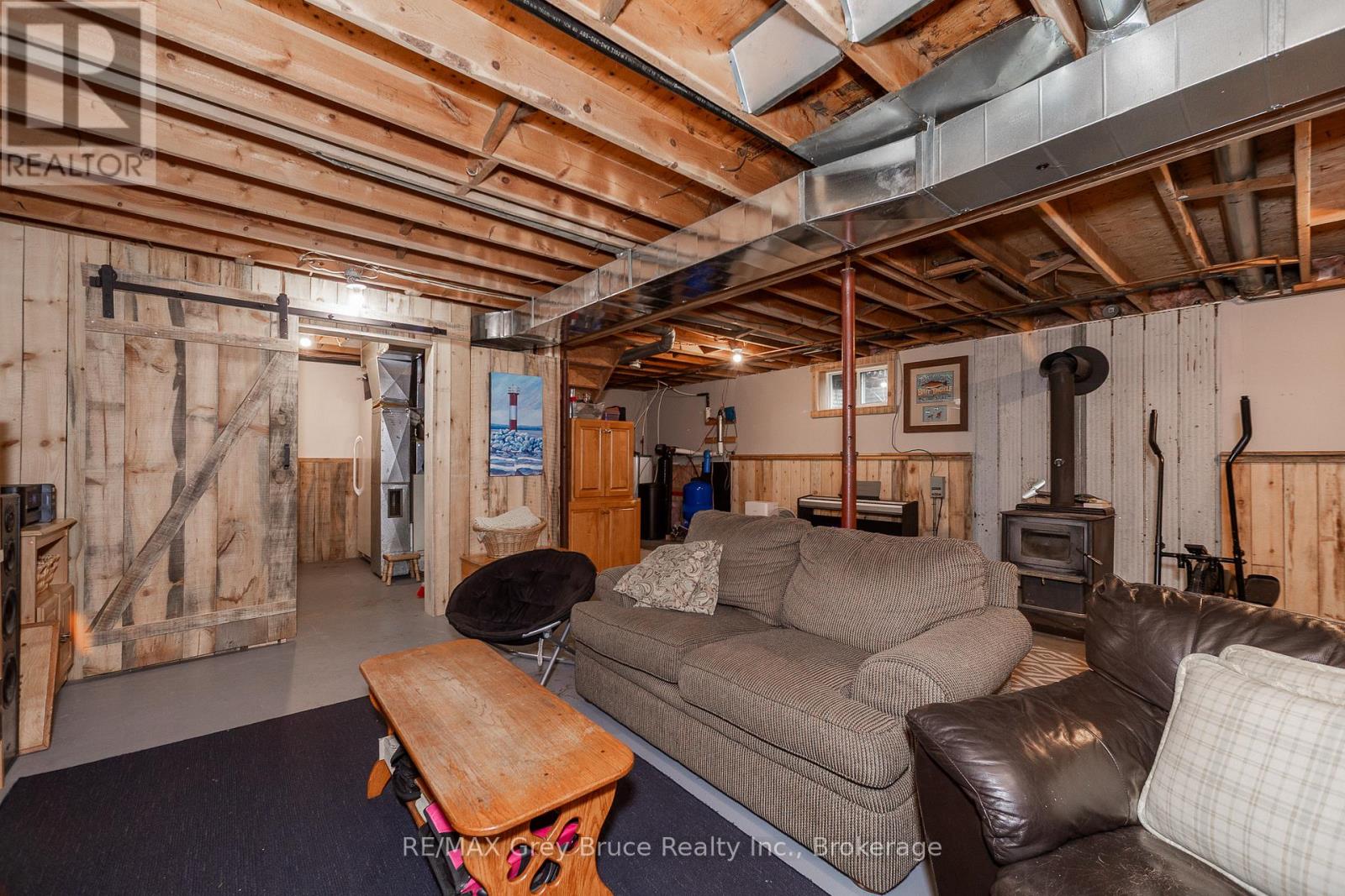 101530 Side Road 9, Georgian Bluffs, Ontario  N0H 2N0 - Photo 25 - X12887522