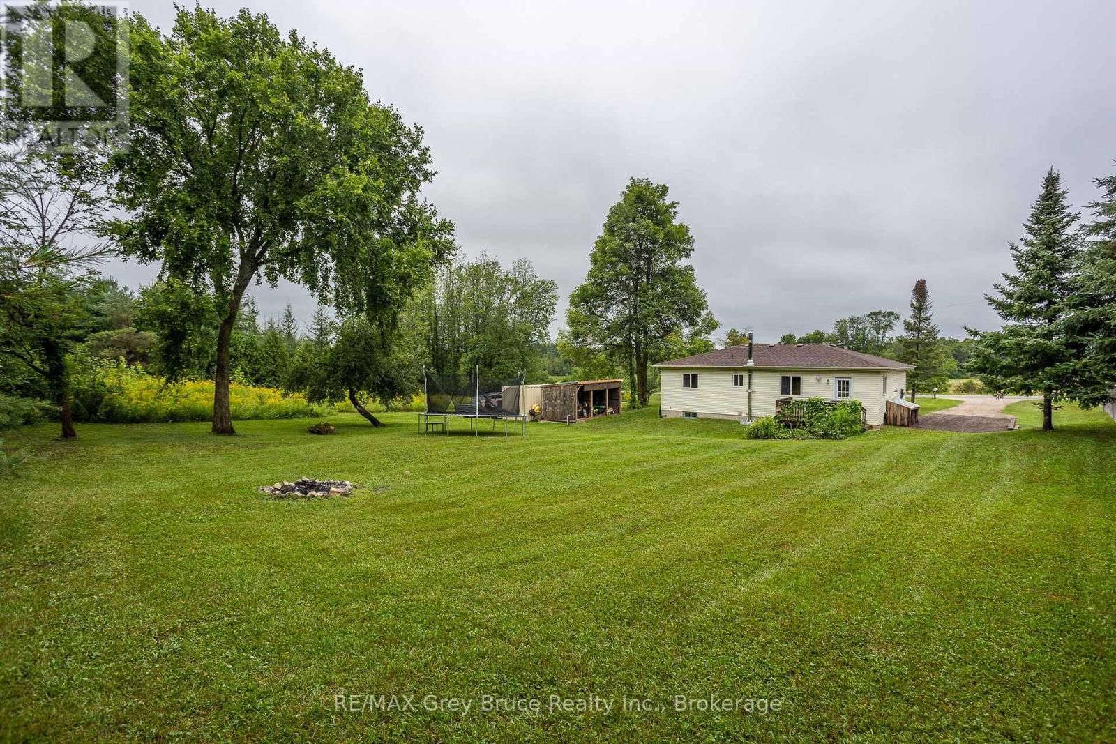 101530 Side Road 9, Georgian Bluffs, Ontario  N0H 2N0 - Photo 39 - X12887522