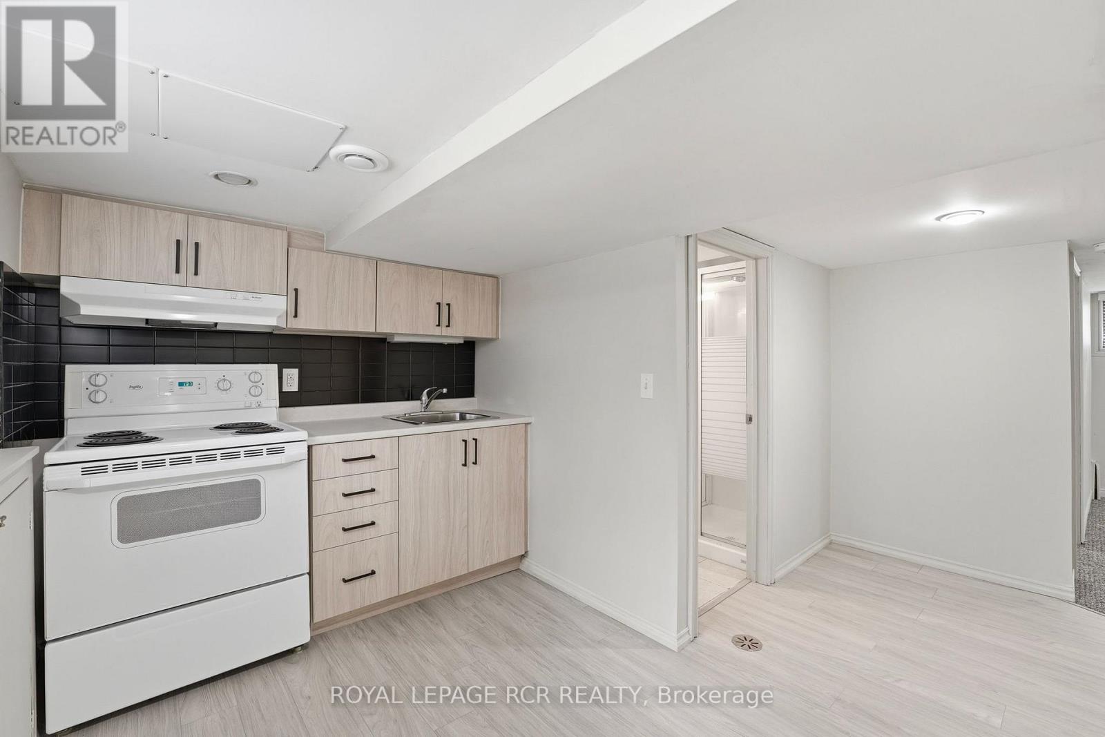 83 Industrial Parkway S, Aurora, Ontario  L4G 3V5 - Photo 13 - N12886166