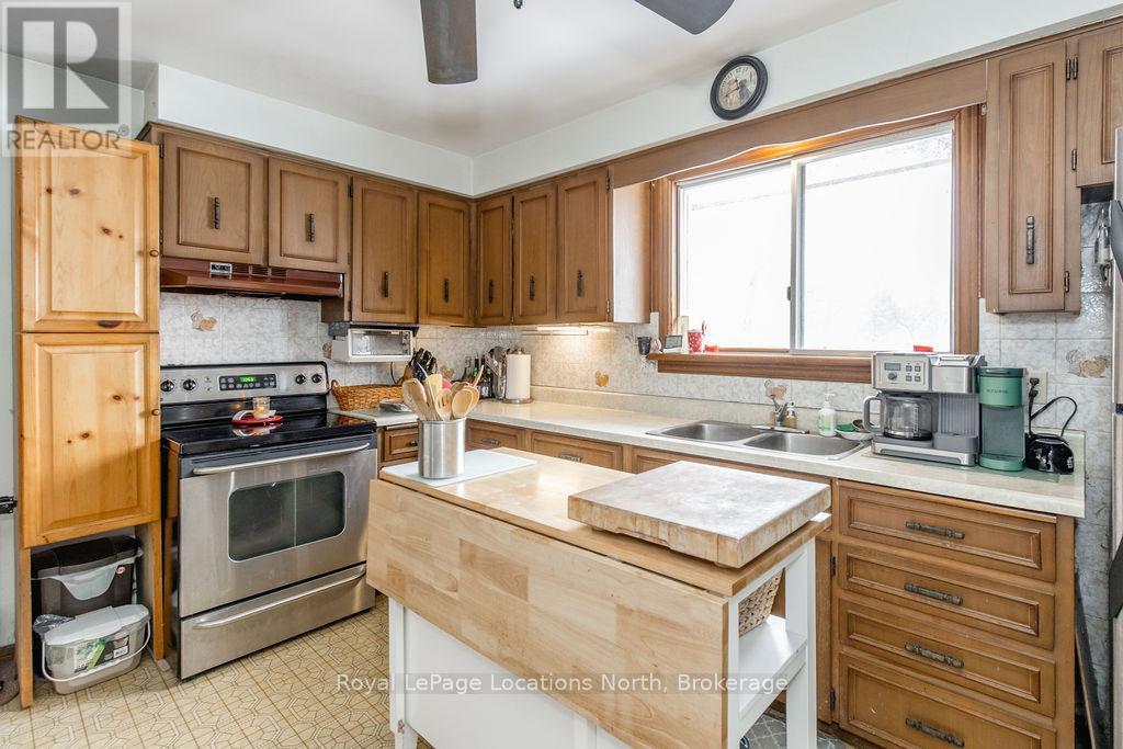 43 Sunnyside Lane, Wasaga Beach, Ontario  L9Z 2M5 - Photo 6 - S12887692