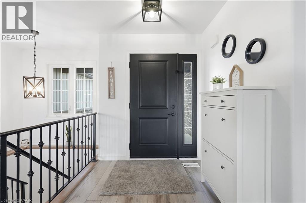 401 Lighthouse Drive, Dunnville, Ontario  N1A 2W6 - Photo 4 - 40809287