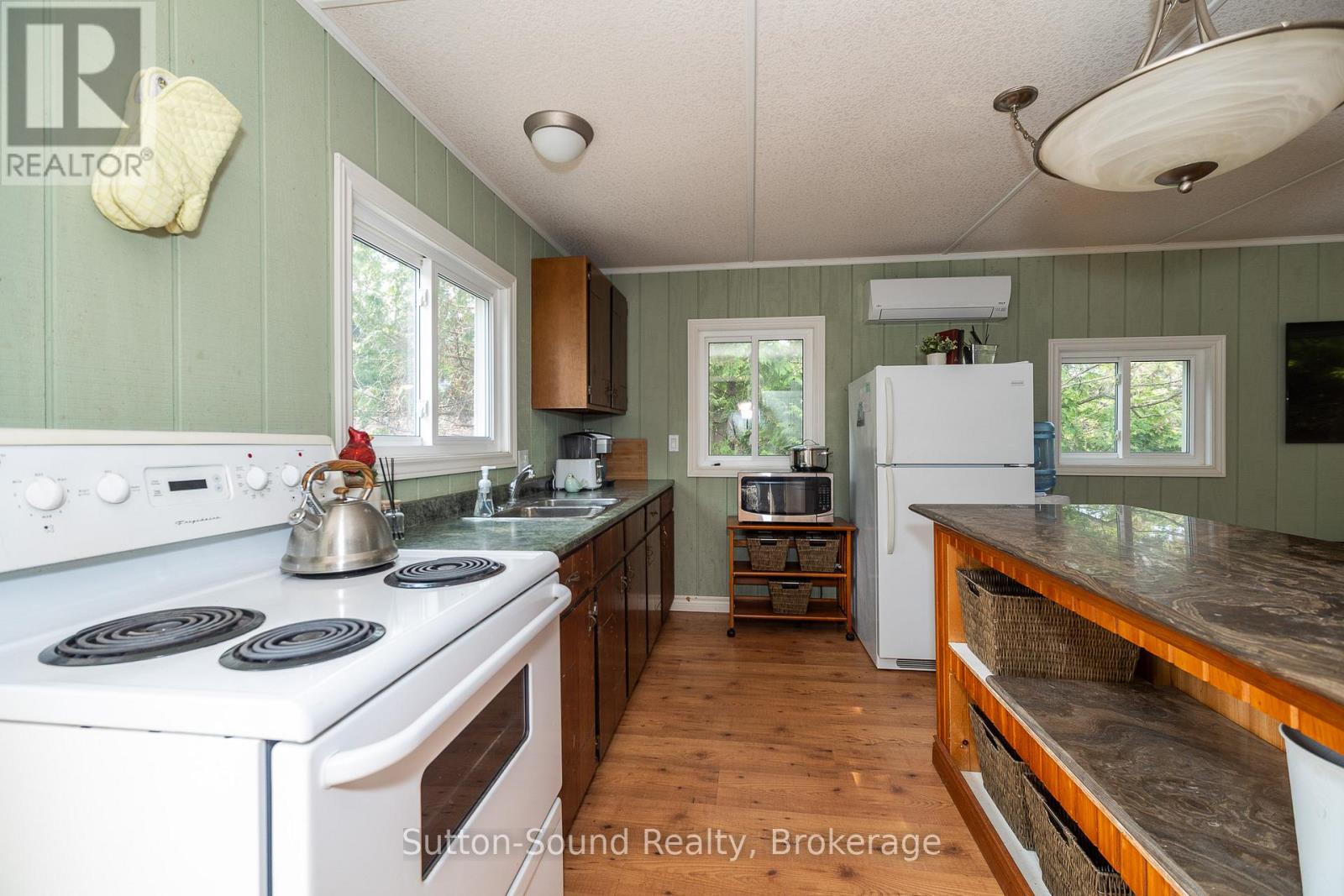 1055 2nd Avenue S, Native Leased Lands, Ontario  N0H 2G0 - Photo 12 - X12887684