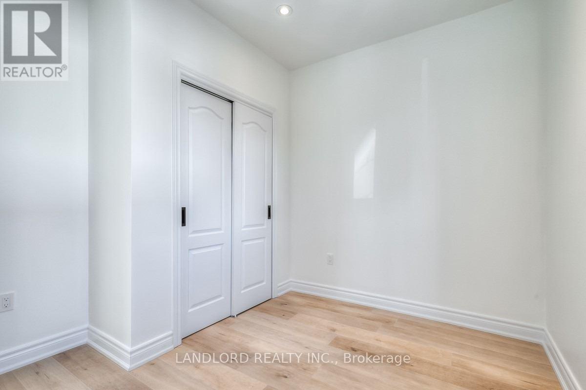 Main - 429 Brock Avenue, Toronto, Ontario  M6H 3N7 - Photo 12 - C12887764