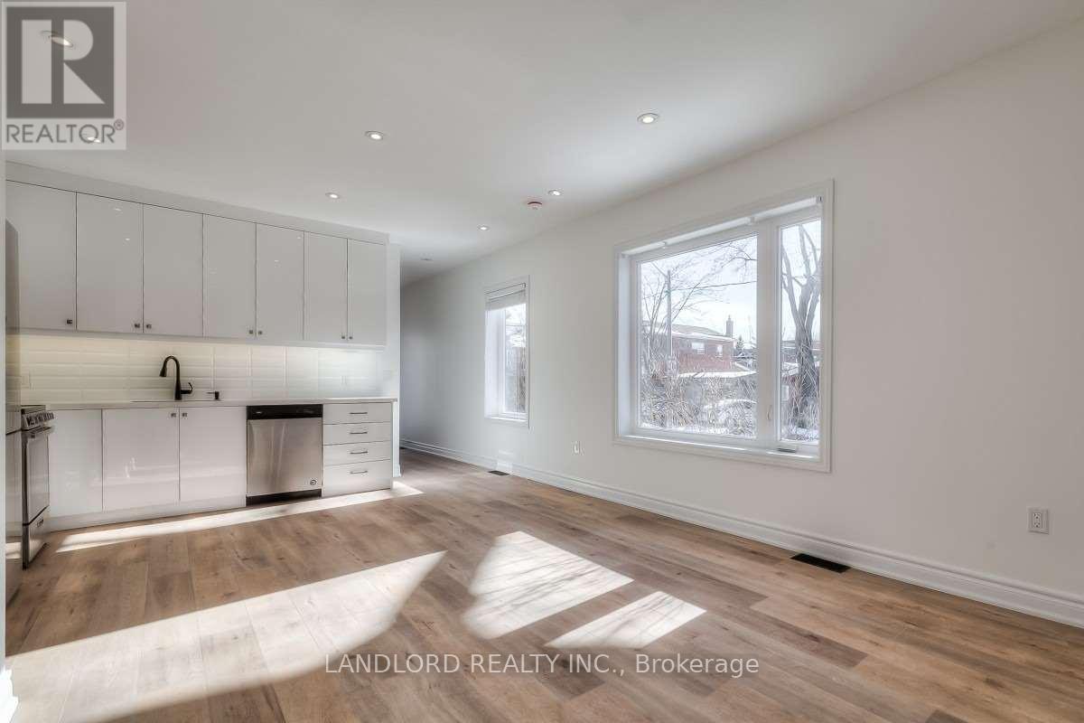 Main - 429 Brock Avenue, Toronto, Ontario  M6H 3N7 - Photo 4 - C12887764