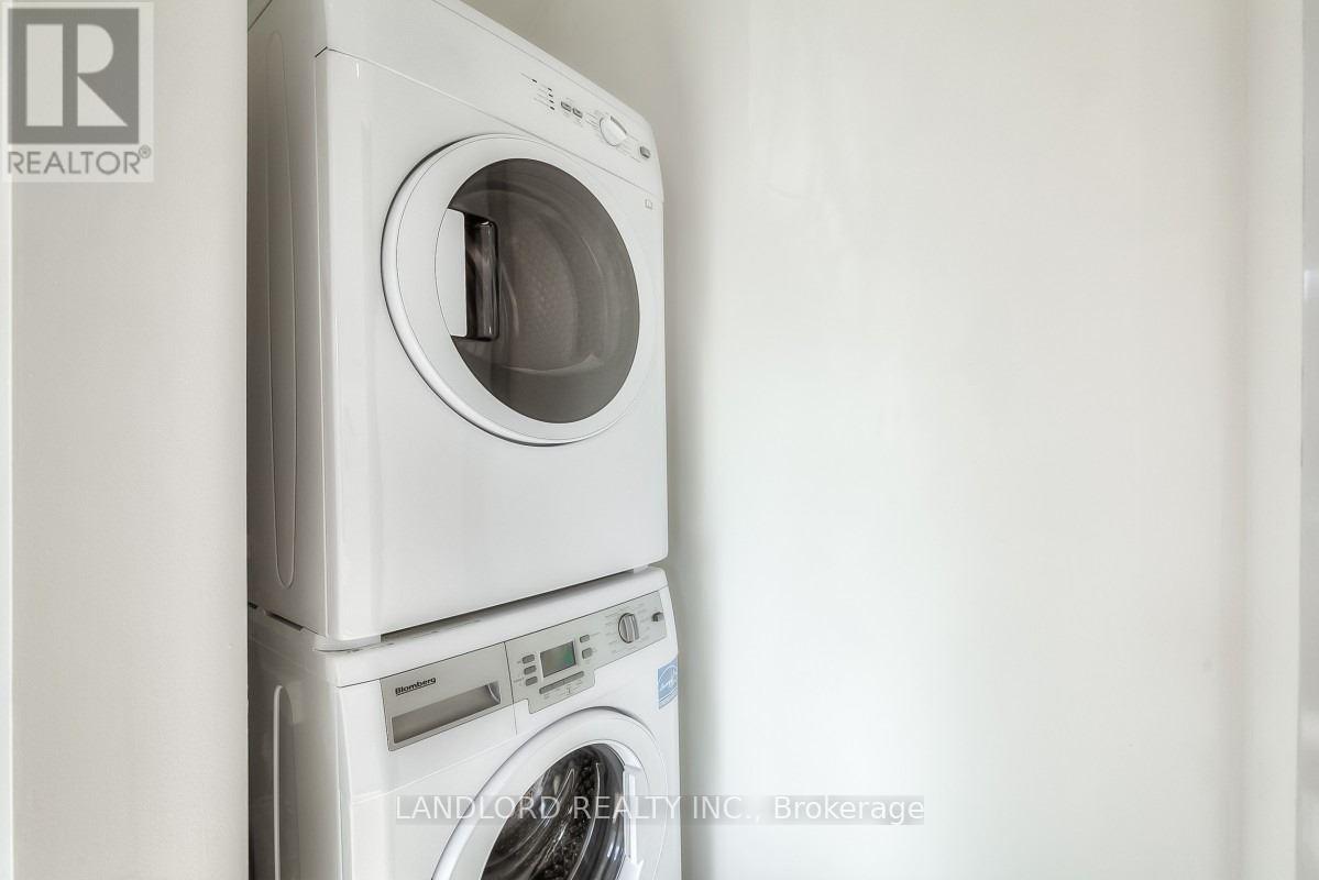 Main - 429 Brock Avenue, Toronto, Ontario  M6H 3N7 - Photo 8 - C12887764