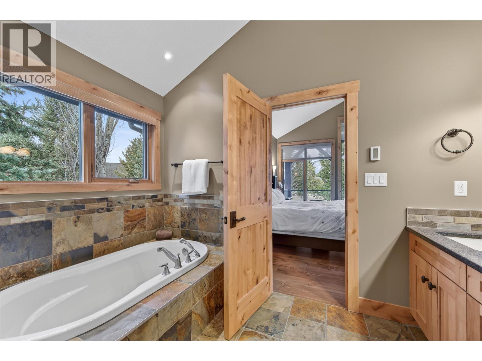 835 Lakeview Meadows Green, Invermere, British Columbia  V0A 1K3 - Photo 34 - 10379004