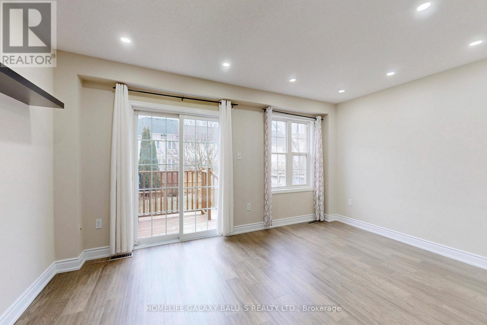 47 Fawcett Avenue, Whitby, Ontario  L1R 2Z3 - Photo 4 - E12887740