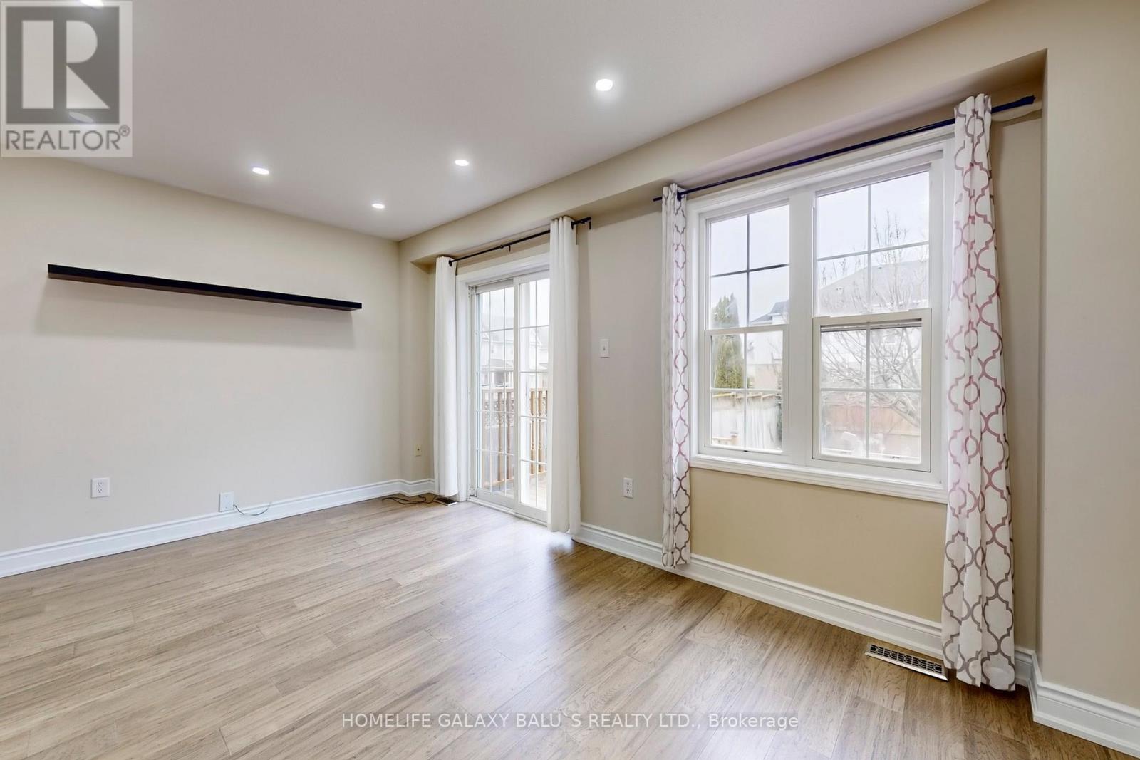 47 Fawcett Avenue, Whitby, Ontario  L1R 2Z3 - Photo 5 - E12887740