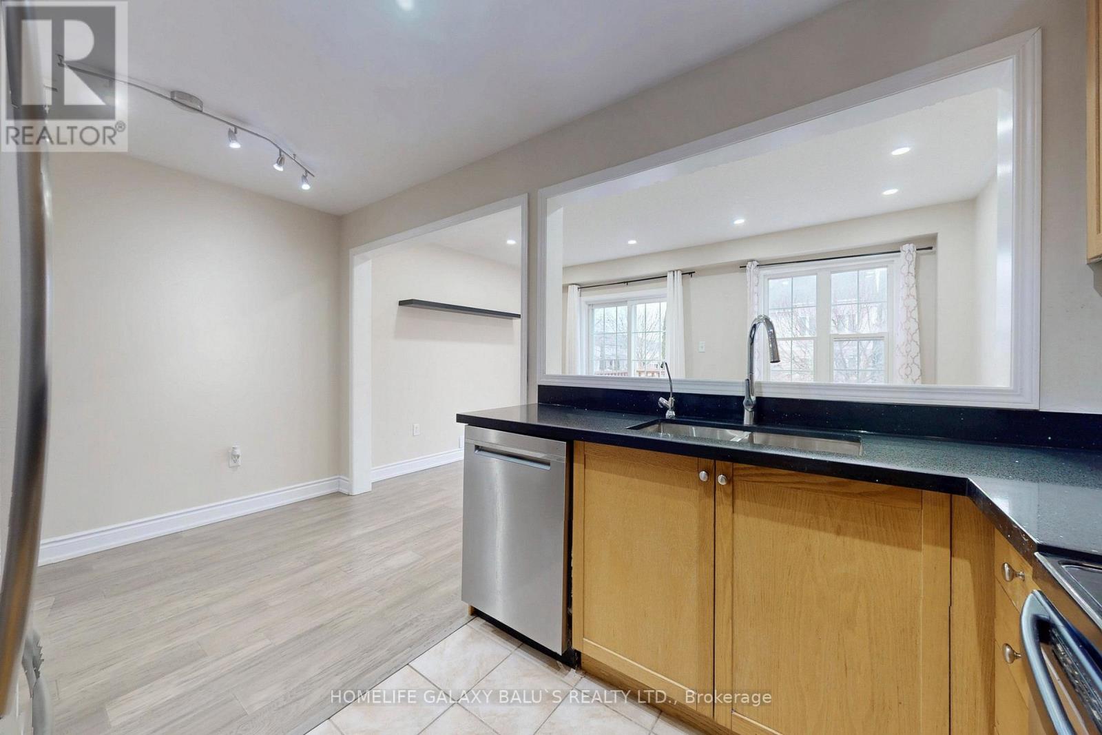 47 Fawcett Avenue, Whitby, Ontario  L1R 2Z3 - Photo 9 - E12887740