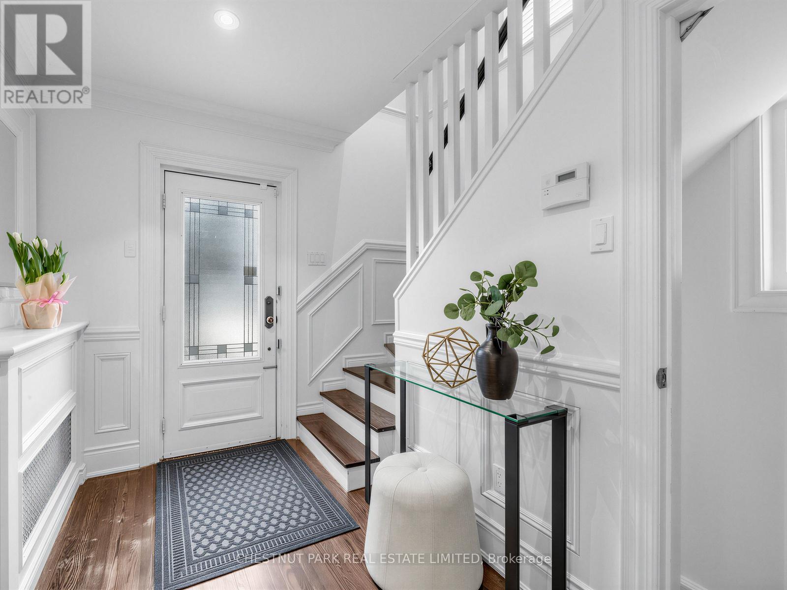 122 Randolph Road, Toronto, Ontario M4G 3R9 - Photo 2 - C12887680