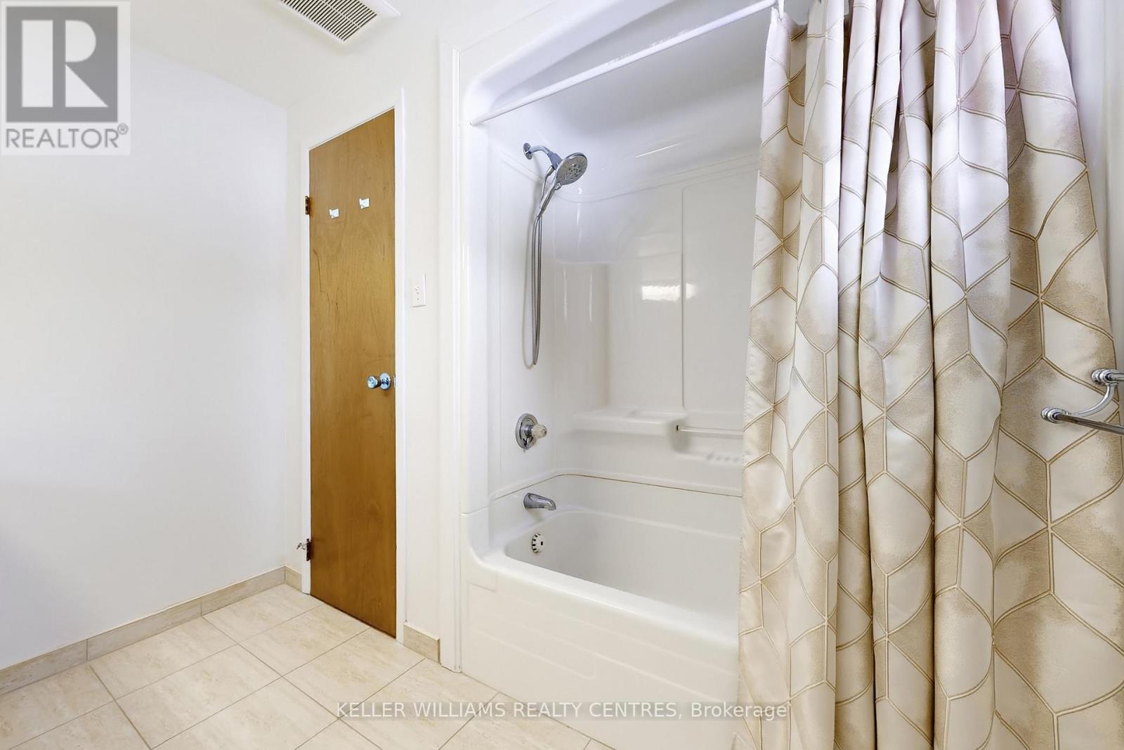 356 Dennie Avenue, Newmarket, Ontario  L3Y 4M7 - Photo 13 - N12887682