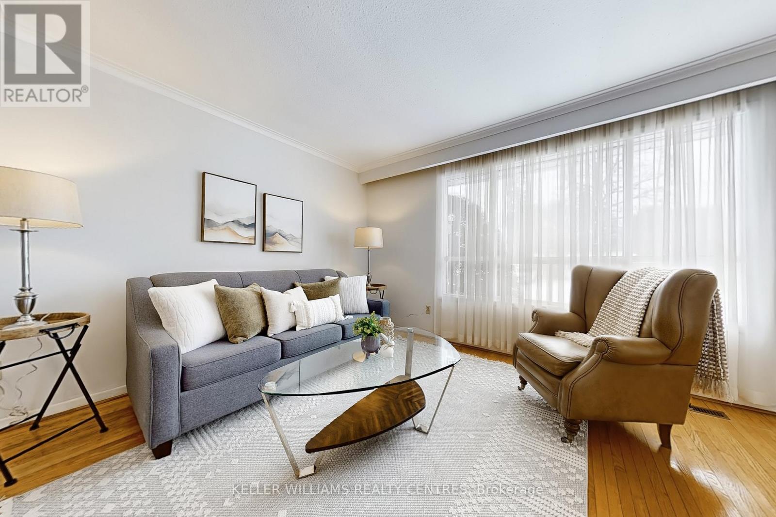 356 Dennie Avenue, Newmarket, Ontario  L3Y 4M7 - Photo 3 - N12887682