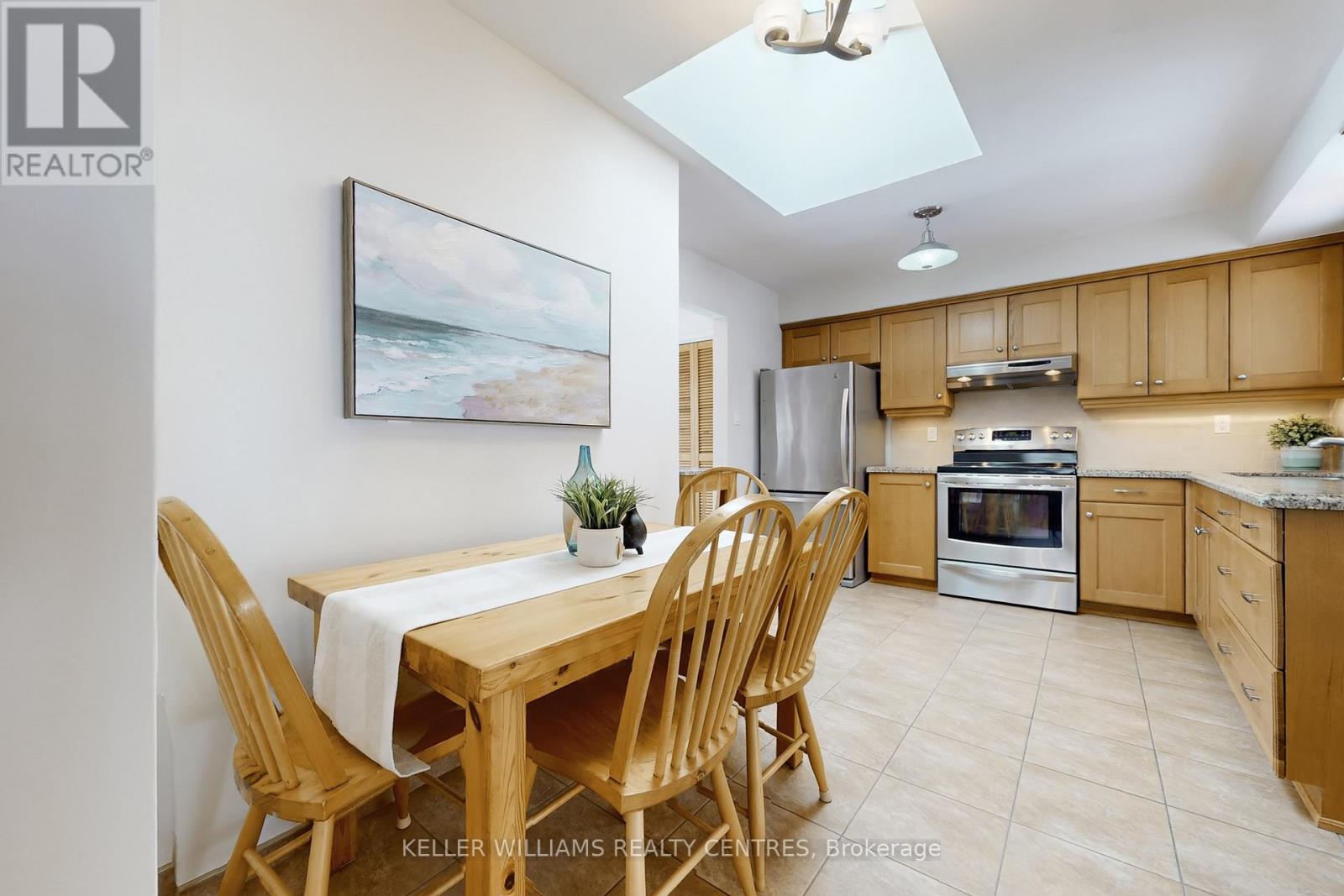 356 Dennie Avenue, Newmarket, Ontario  L3Y 4M7 - Photo 8 - N12887682