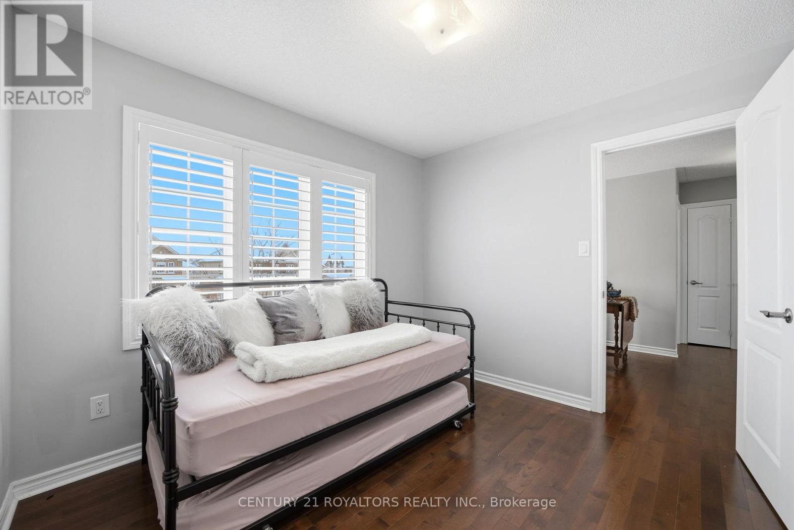 74 Latimer Avenue, Essa (Angus), Ontario  L0M 1B5 - Photo 35 - N12887762