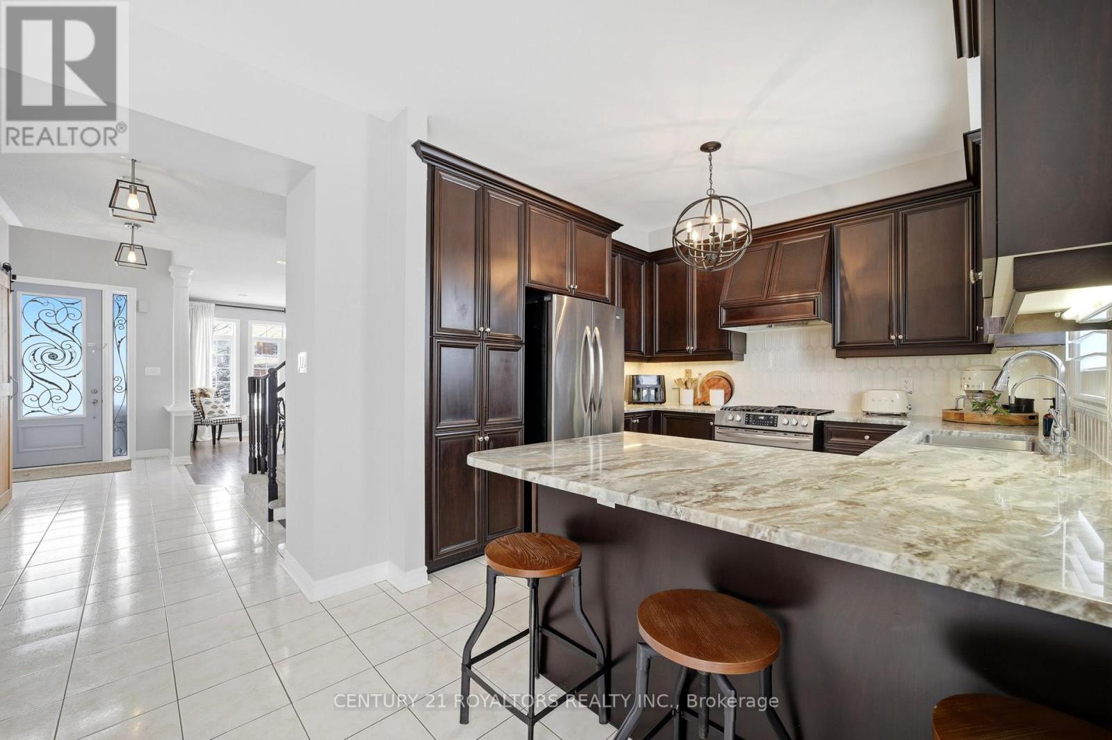 74 Latimer Avenue, Essa (Angus), Ontario  L0M 1B5 - Photo 9 - N12887762