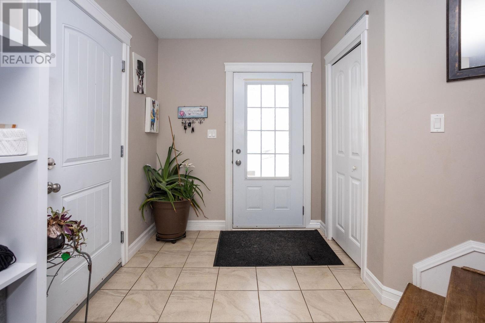 127 Heron Drive, Stratford, Prince Edward Island  C1B 0L5 - Photo 2 - 202604684